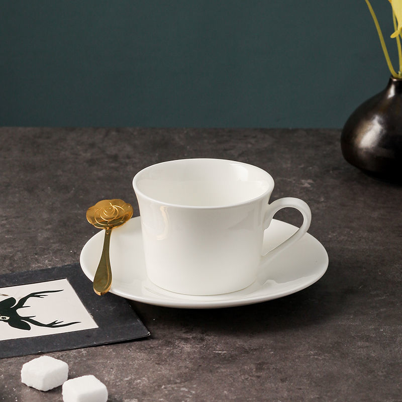 Ins – ensemble européen de tasses à café en céramique, tasse créative, maison avec soucoupe, cuillère, tasses à thé et soucoupes, Latte, pour amis: O