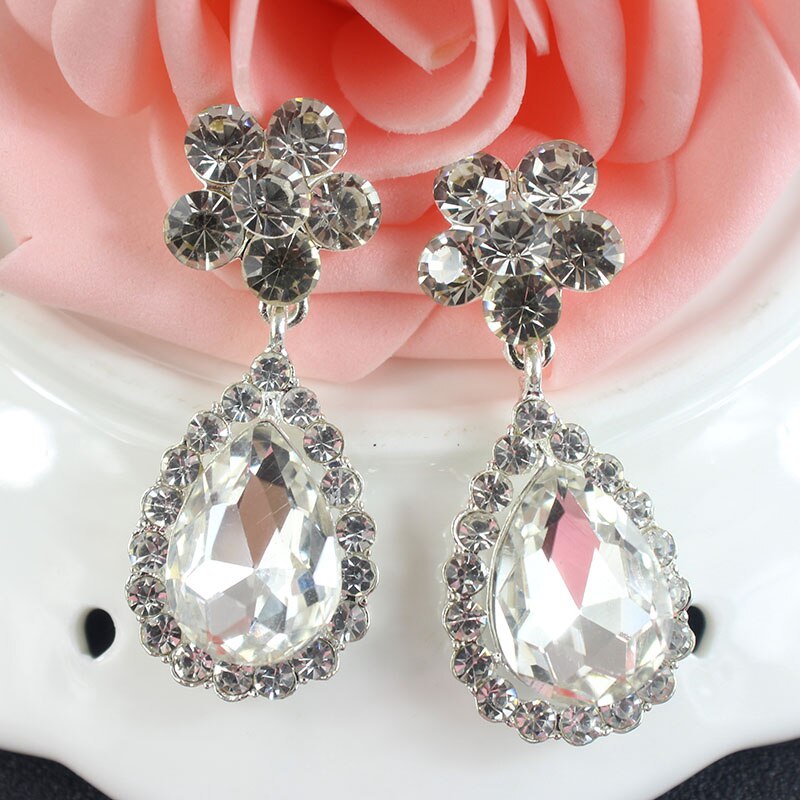 Jiayijiaduo Simulierte Perle Schmuck Hochzeit Braut Schmuck setzt silber-farbe Blume Halsband Halskette Ohrringe