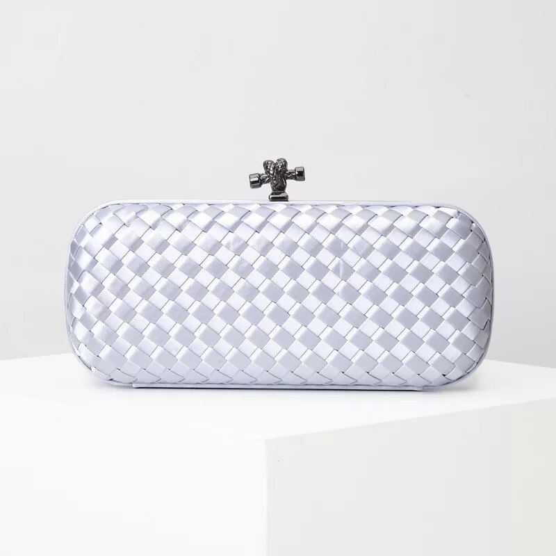 Bolsa de maquillaje de seda europea y americana tejida a mano para mujer, bolsa de maquillaje de mano para mujer, a través de la sencilla bolsa de maquillaje para Cena: L3