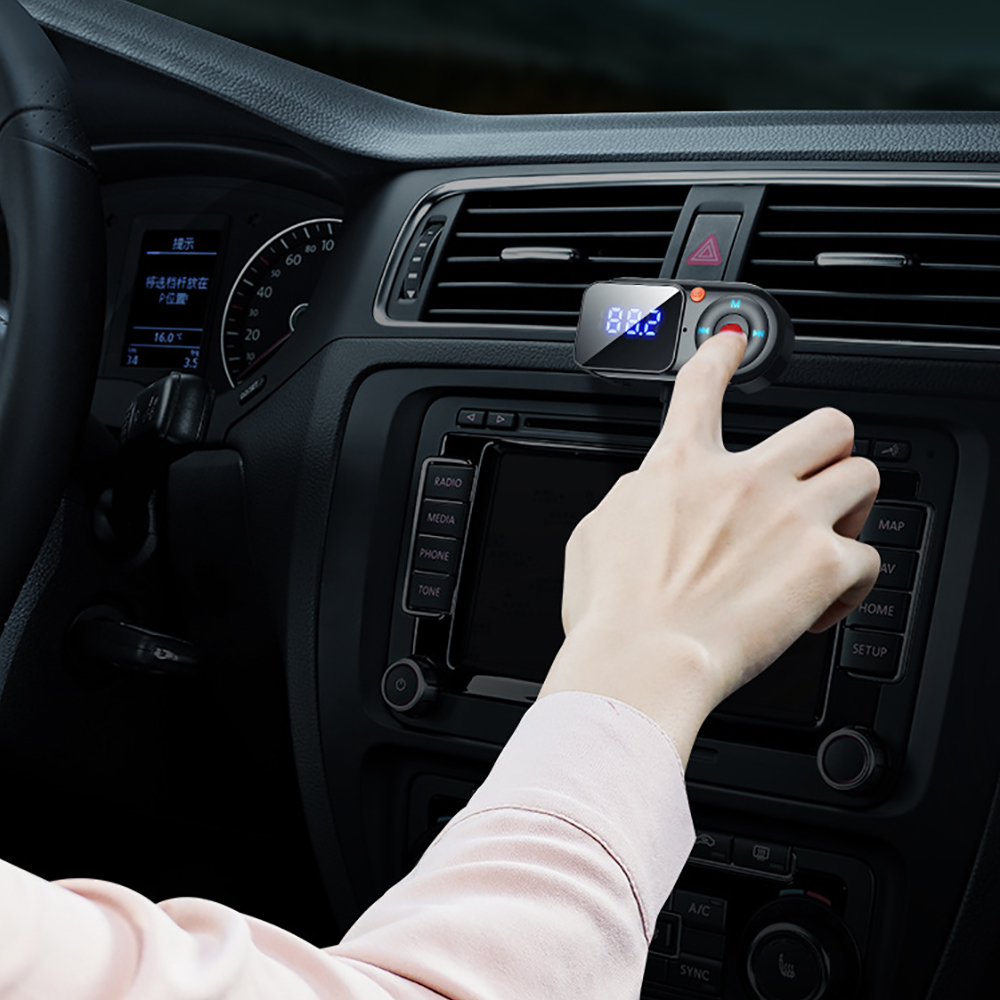 FM-zender Draadloze Bluetooth 5.0 Auto Audio Zender Bluetooth AUX Audio-ontvanger MP3-speler Carkit Handsfree