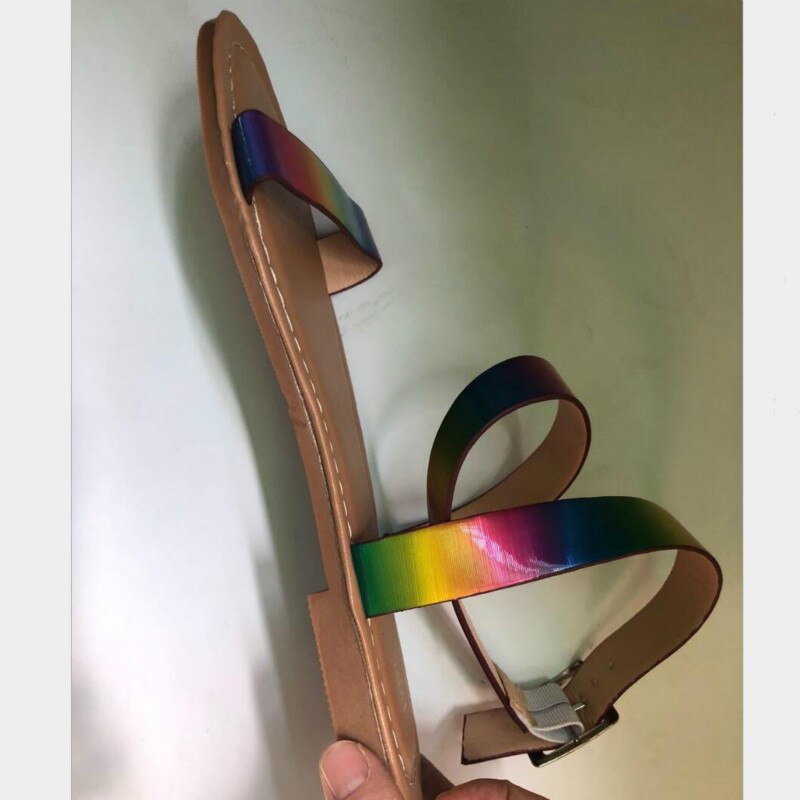 Bunte PU Leder Flache mit Frauen Sommer sandalen mit Schnalle Weiblichen Strand Offene spitze Rom schuhe