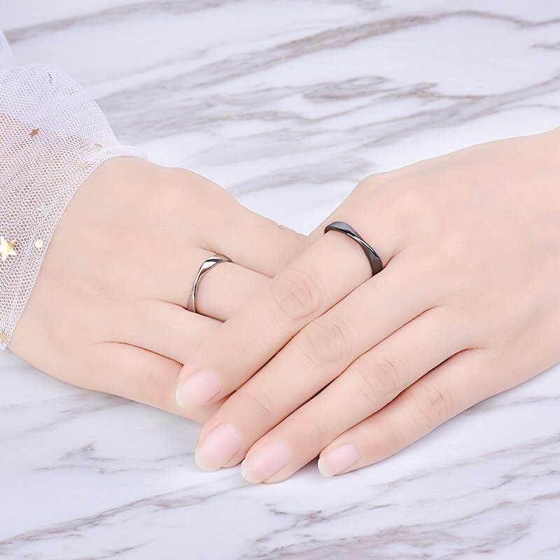 Mode Eenvoudige Geometrische Mobius Paar Ringen Voor Mannen Vrouwen Zwart Sliver Kleur Glad Verstelbare Open Ring Valentijnsdag