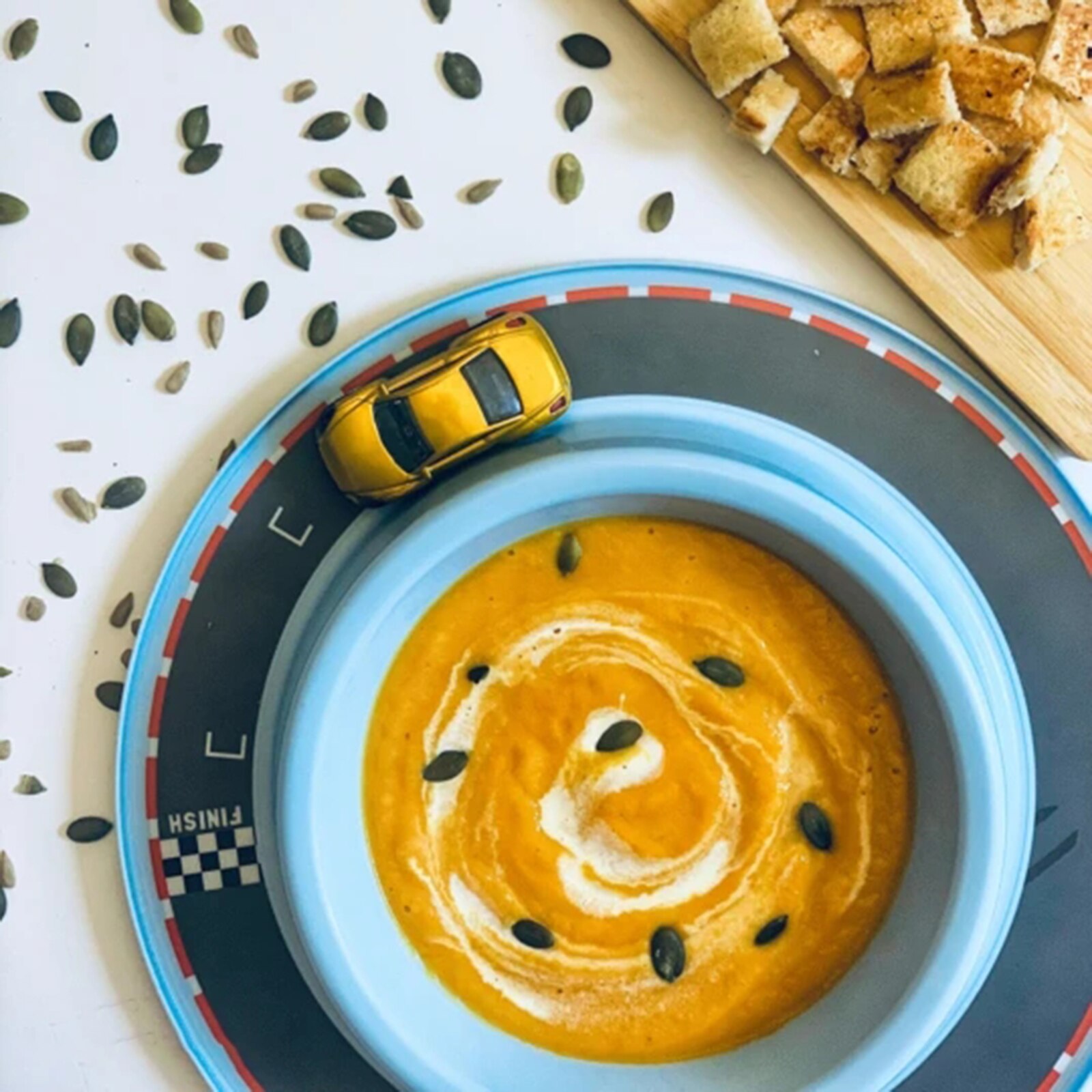 Kids' Car Plate Fun Dinner Plate Children Dinning Plate with Built-in Racetrack NSV775