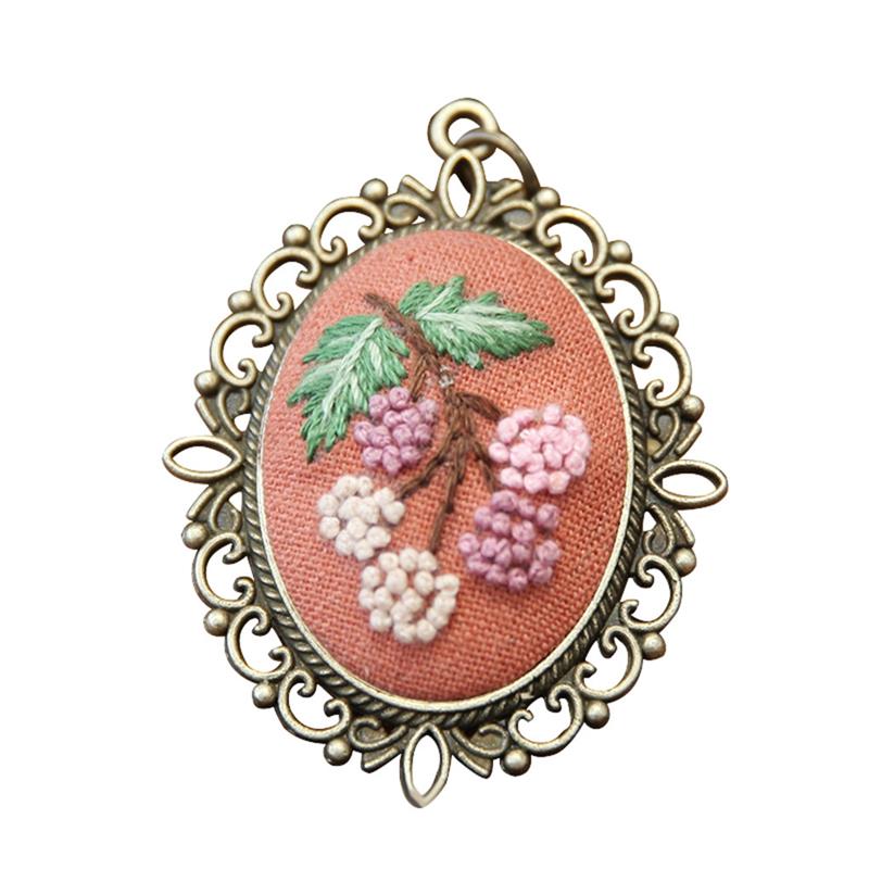 Kit de bordado para principiantes herramientas para coser a mano colgantes collar DIY punto de cruz herramienta ornamento, rojo oscuro: Beige
