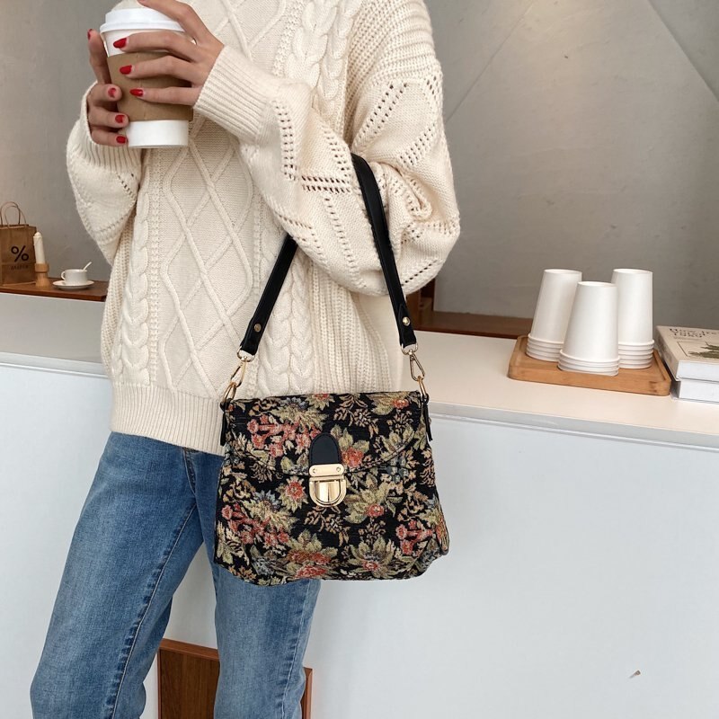 vintage small shoulder bolsa