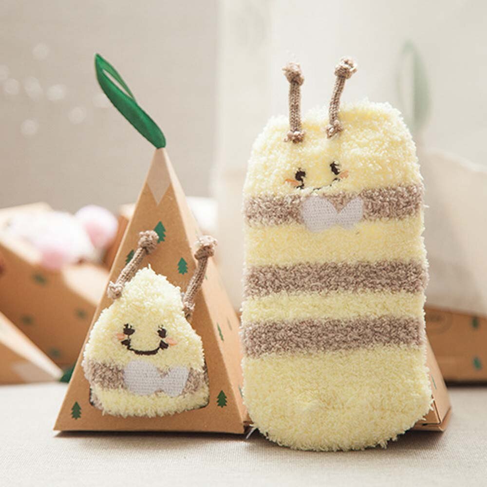 Bonito dos desenhos animados meias curtas primavera e inverno crianças bebê meias quentes adorável presente anti-skid chão menina menino boxed meia coral veludo: Bee