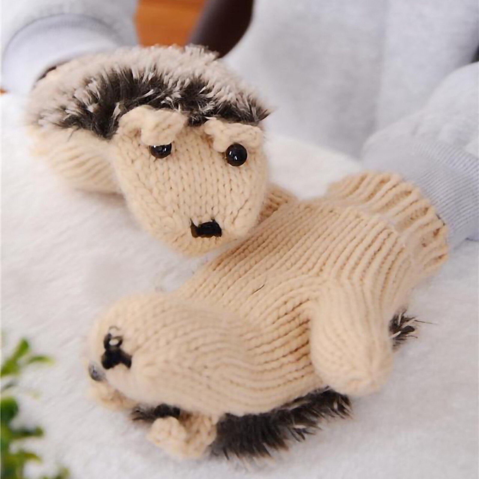 Winter Gloves Women Cartoon Hedgehog Wool Double Layer Thermal Mittens Full Finger Weave Gloves Перчатки Женские