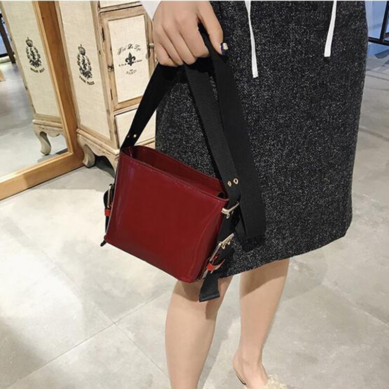 Bright Solid Patent Leather Women Bucket Bag Ladies Simple Luxury Handbag Casual Shoulder Messenger Bag Sac A Main LB541