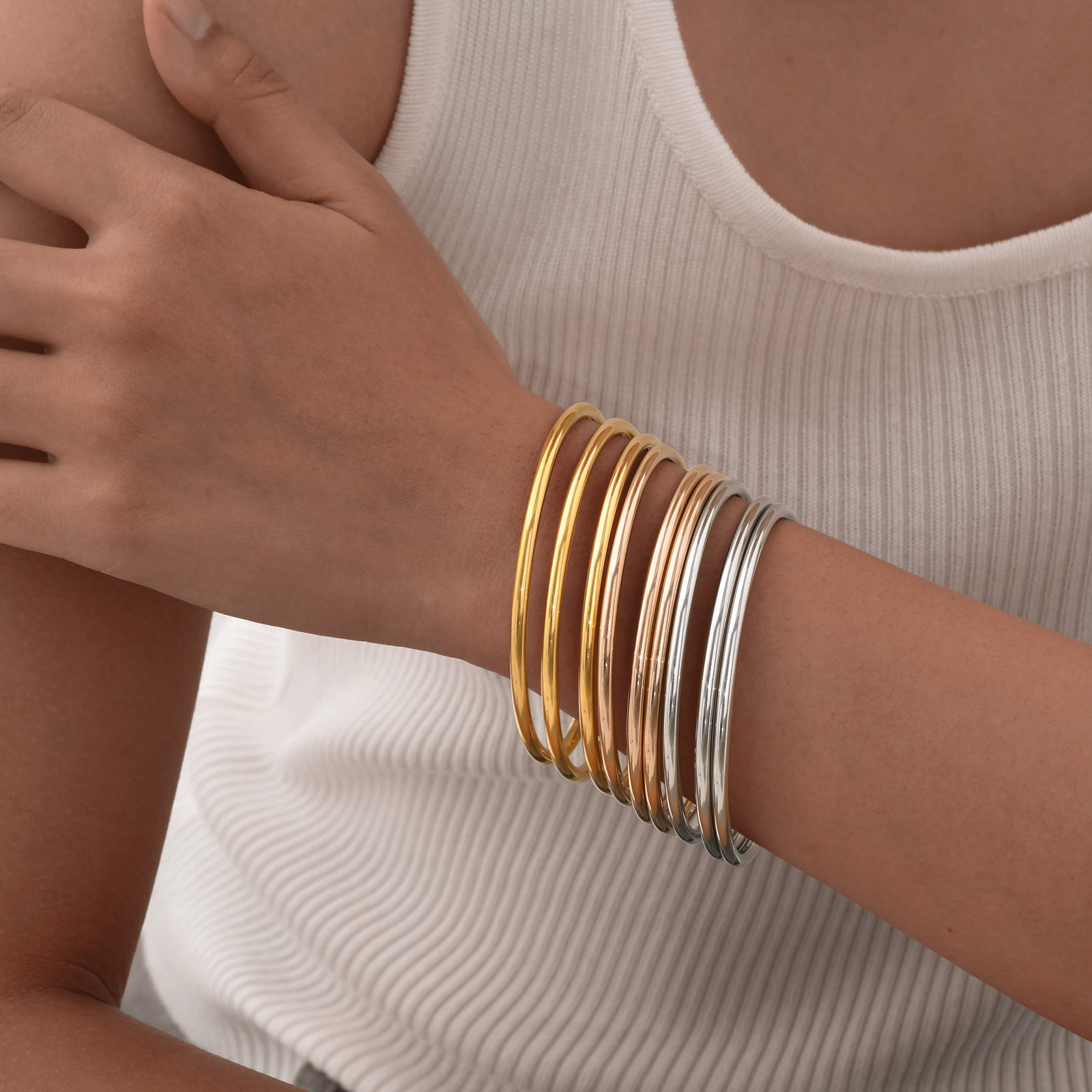 Brazalete de acero inoxidable de Color dorado para mujer, pulsera de joyería , brazalete liso, pulsera apilable, para chicas jóvenes