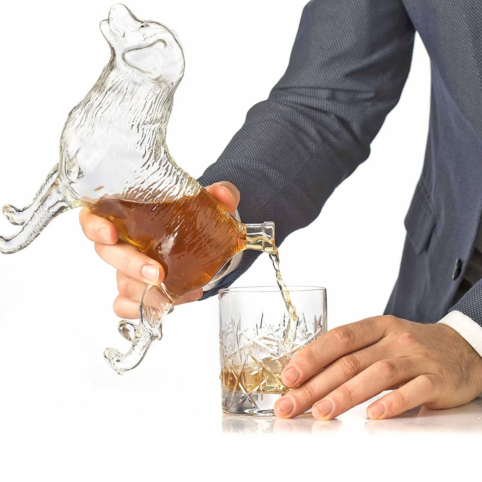 Denne hund whisky karaffel er et perfekt midtpunkt for en hjemmebar dekoration flaske hjem bar dekoration