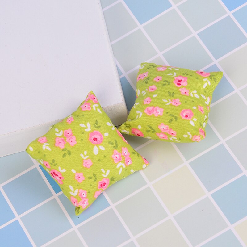 2Pcs/lot 1/12 Flower Pillow Cushions For Sofa Couch Bed Dollhouse Miniature Furniture Toys: Green