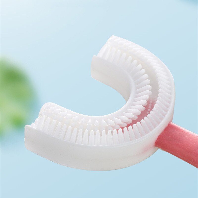 Spazzolino da denti a forma di U a 360 ° detergente per denti pelliccia morbida materiale per uso alimentare spazzolino da denti per bambini forniture per bambini per tutti i giorni