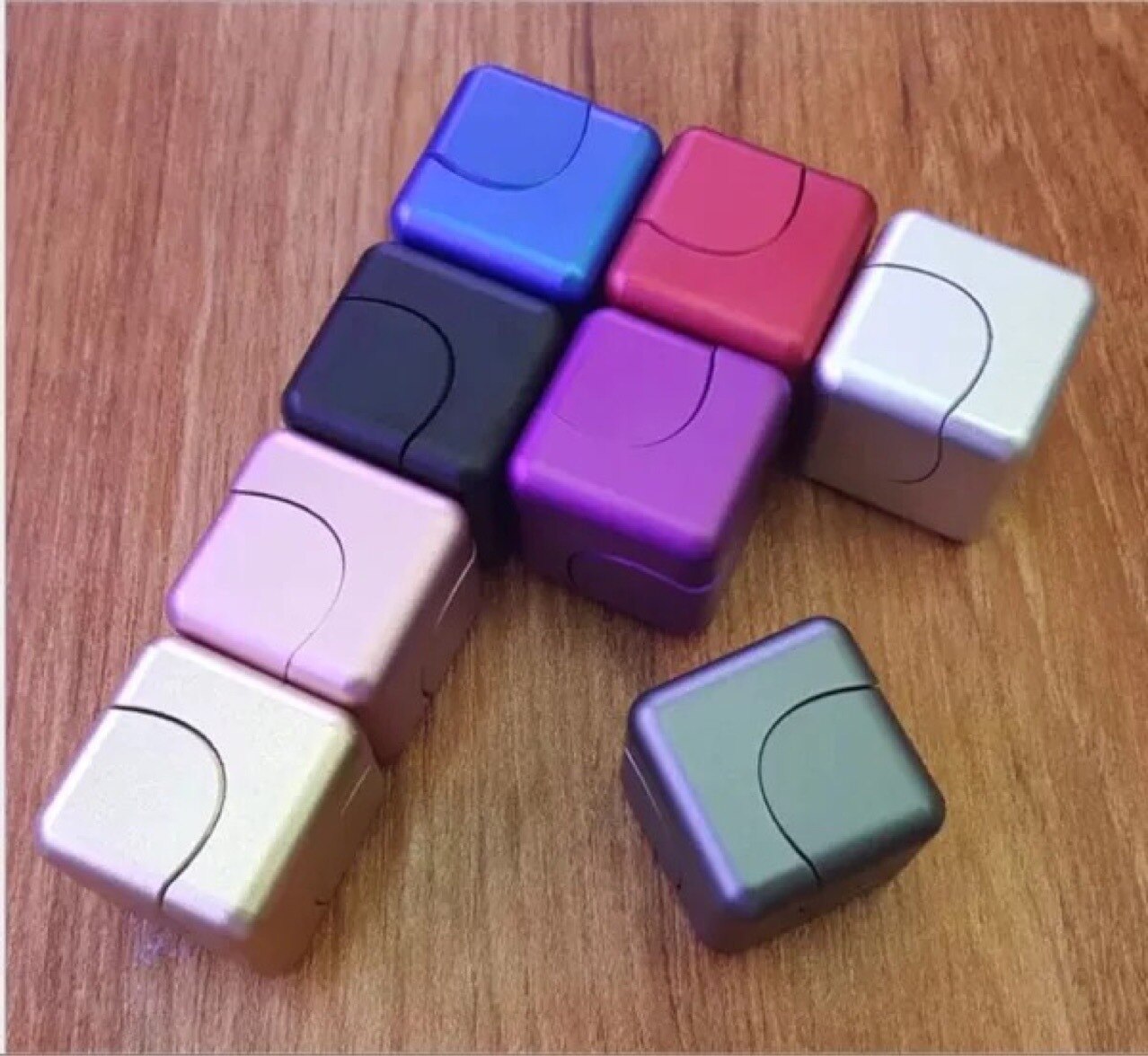 DPG-3 Druk-Verminderen Vinger Gyro Cool Rreative Roman Speelgoed Metalen Kleur Fun Leisure Verlicht Stress