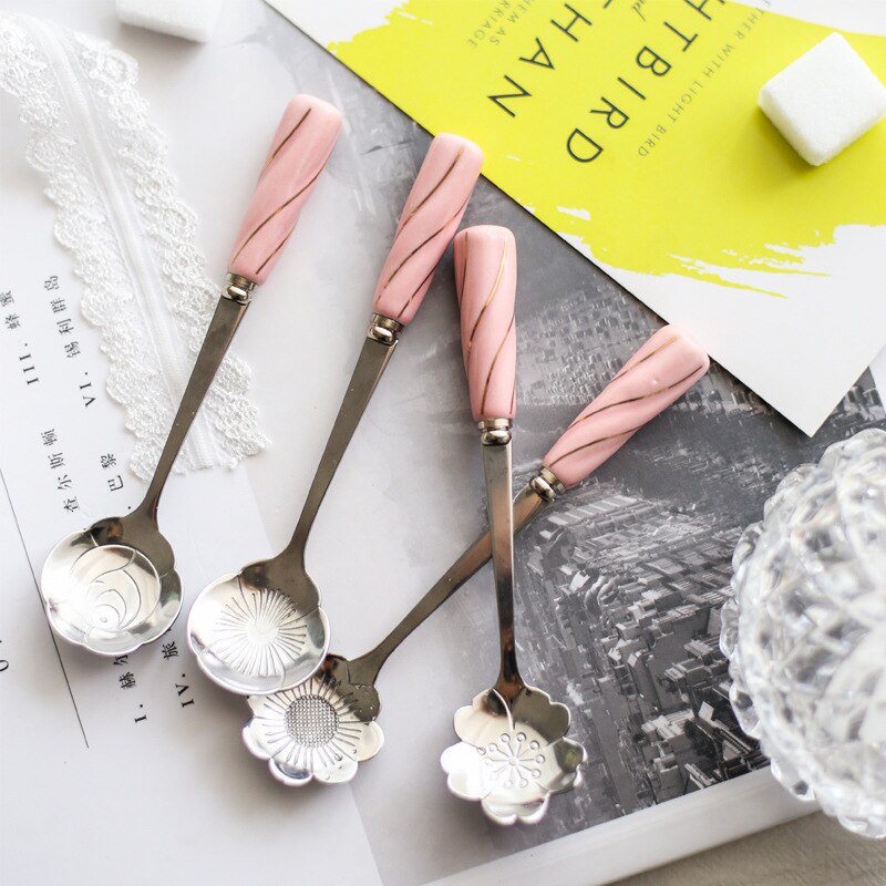 4Pcs Rvs Lepel Set met Keramische Handvat Bloemen Shape Ice Thee Koffie Lepel Dessertlepel Keuken Drinken Servies