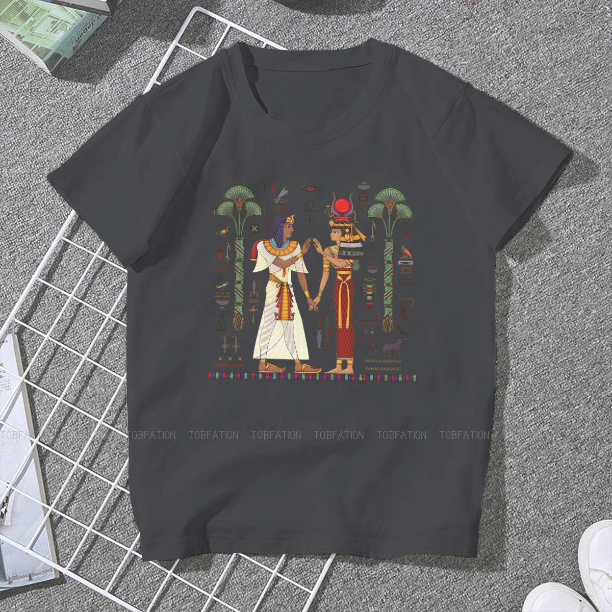 Hieroglyf symbol oldtidskultur synge symbol feminint tøj egyptisk det gamle egypten t-shirt goth vintage kvindelig top: Xxl / Sort