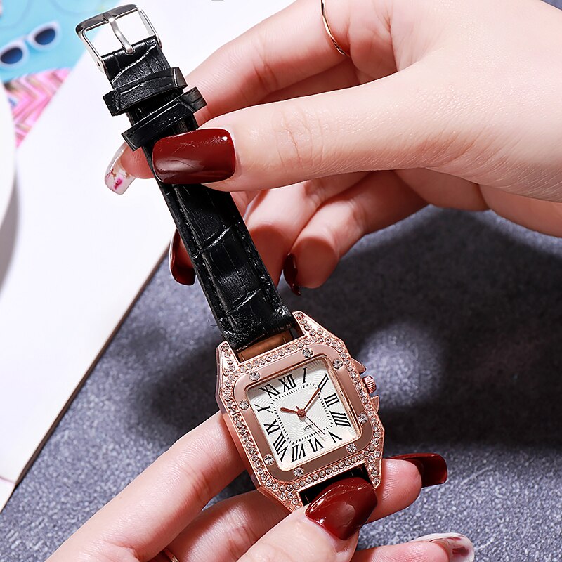 Dames Quartz Horloge Rhinestone Crystal Tonneau Vrouwen Horloge Jurk Luxe Romeinse Cijfers Lederen Horloge Voor Vrouwen