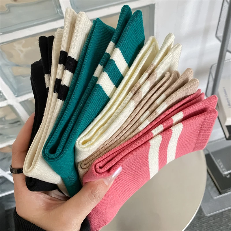 Femmes chaussettes japonaise automne nouvelle nouveauté couleur bonbon sport équipage chaussettes pour filles Style Preppy rayé chaussettes décontracté