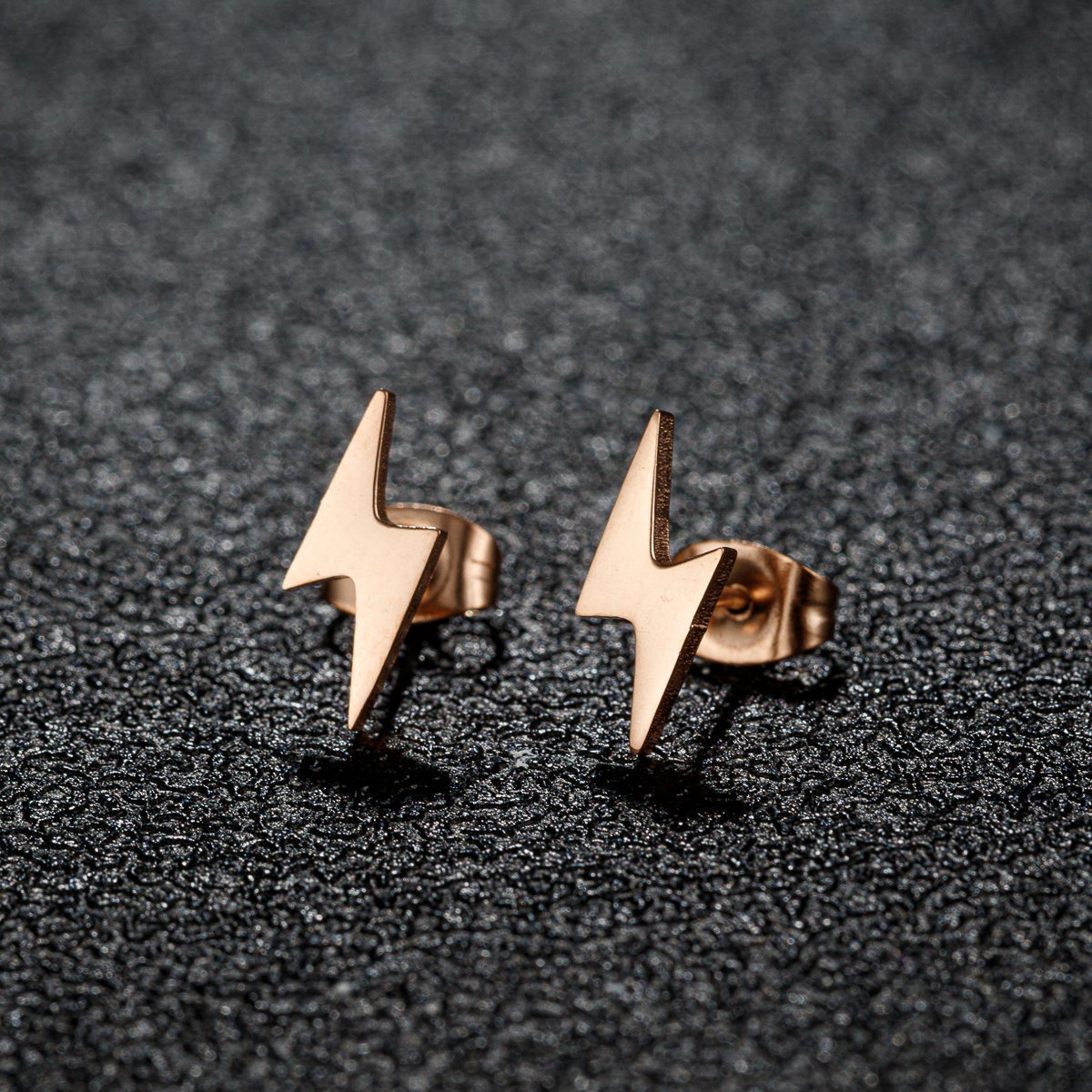 Roestvrijstalen Bliksemschicht Oor Piercing Oorbellen Meisje Punk Donder Gouden Trendy Vrouw Oorbel 2024 Premium Sieraden