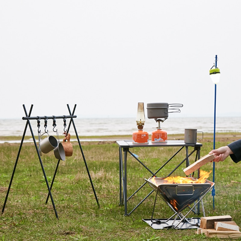 Asta utrustning utomhus campingställ utomhus grillställ hängare triangel multifunktionsställ svart fäste