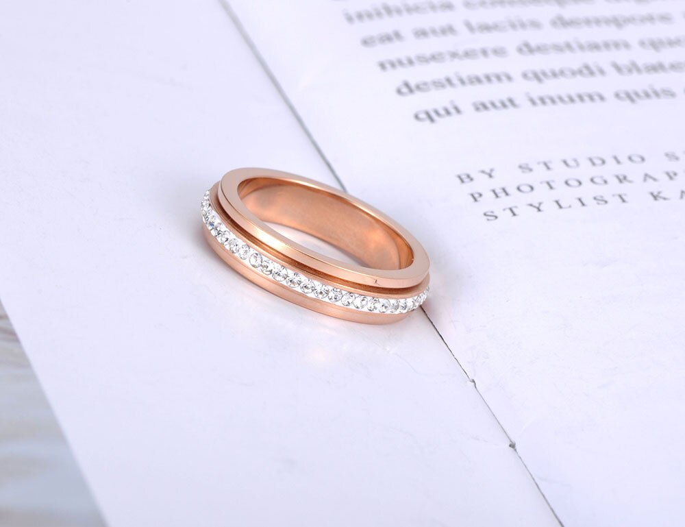 JeeMango Titanium Stainless Steel Rotatable Wedding Ring Rose Gold Micro Pave CZ Crystal Anniversary Rings For Women JR19027