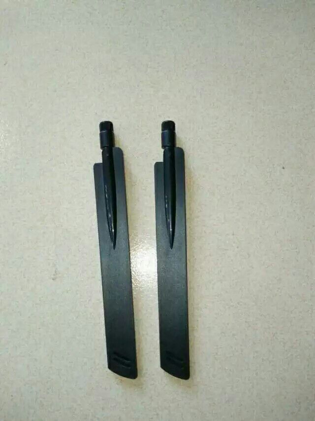 Strong signal 8DB SMA internal thread male interface 4G amplifier with antenna in the stock