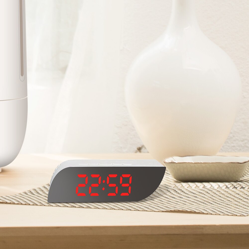 Creatieve Spiegel Wekker Tafel Bureau Display Home Decor Aaa Batterij Usb Opladen Make-Up Spiegel Led Digitale Klok