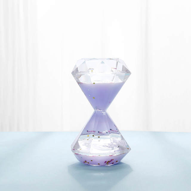 Divertido arena ceremonia clásico Reloj de escritorio lindo de dibujos animados muñeca de líquido reloj de arena de aceite de movimiento para los niños: Purple