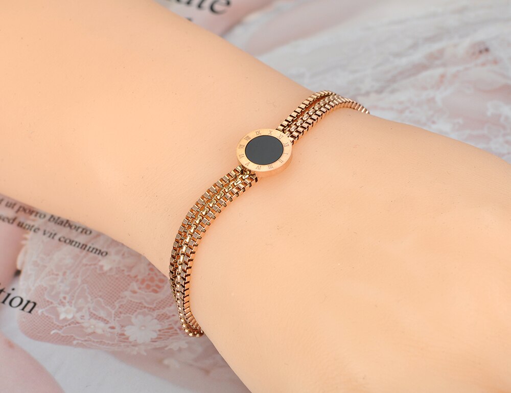 Pulseras Lokaer de tres capas con números romanos para mujer, pulsera de cadena de eslabones de acero inoxidable para de cumpleaños B20014