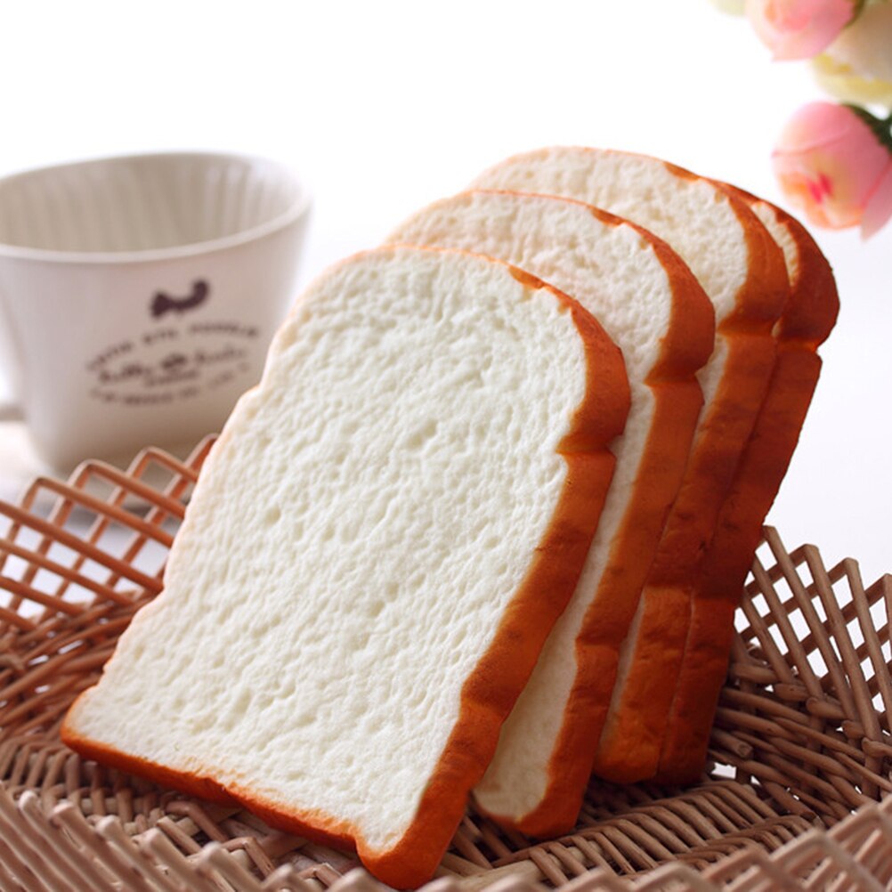 14Cm Jumbo Squishy Zachte Geur Gesneden Brood Toast Kids Speelgoed Hand Kussen Classic Kinderen Verjaardag Speelgoed 1Pc