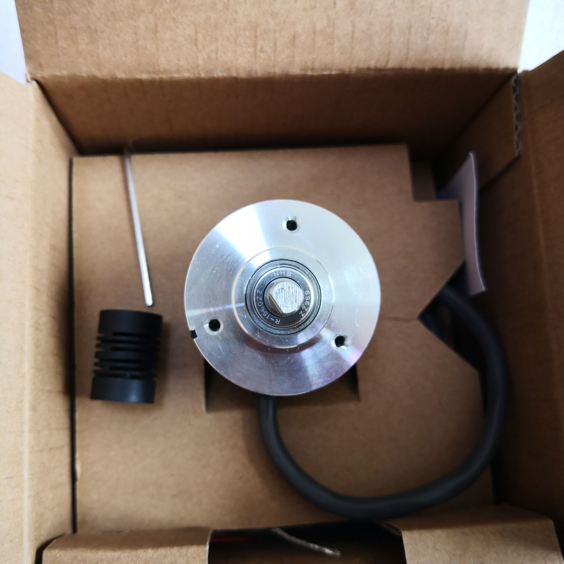 E6B2CWZ1X OMRON Drehgeber E6B2-CWZ1X 10 20 30 40 50 60 100 200 300 360 400 500 600 100 0 1024 1200 1800 2000 2500P/R DC5V