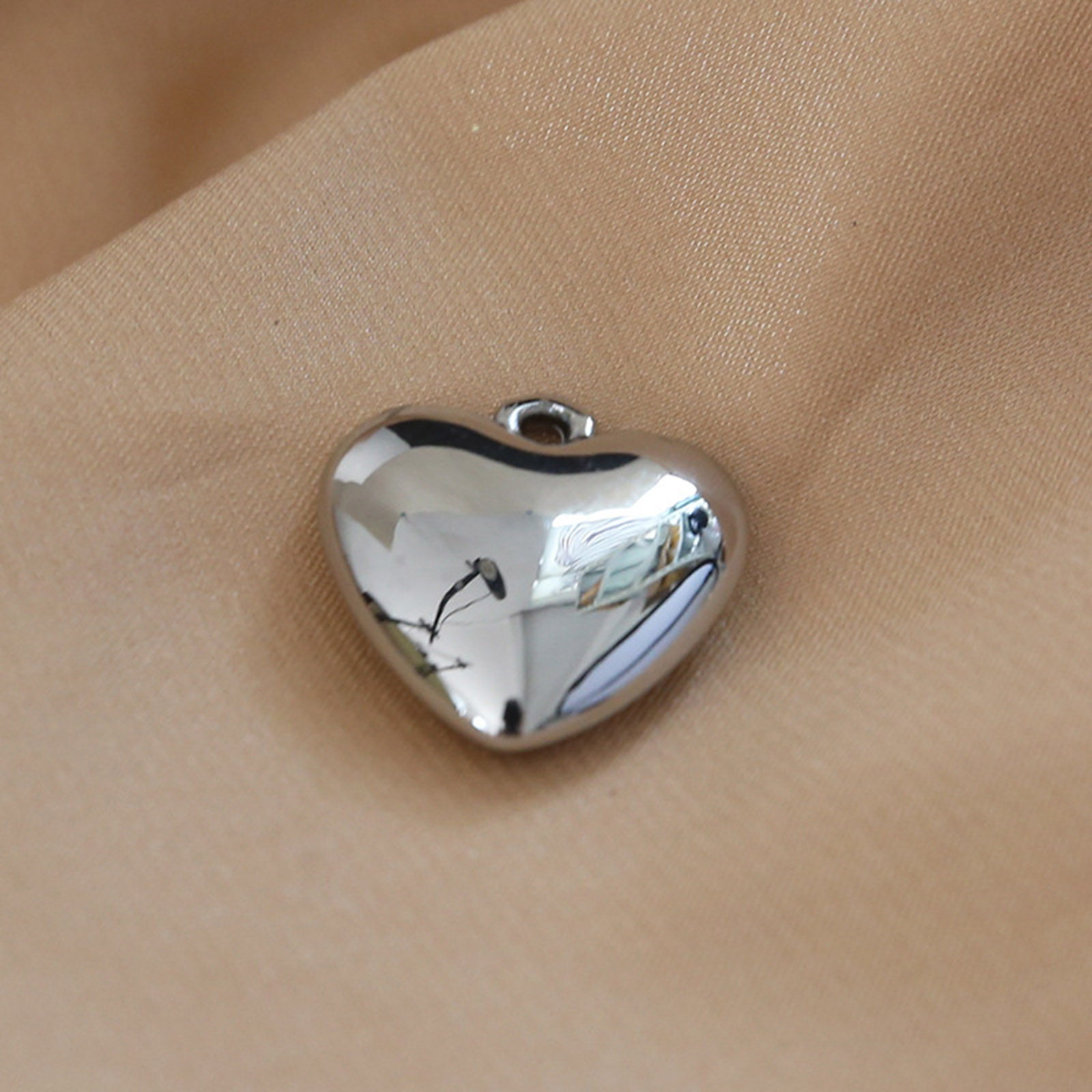 Dijes minimalistas 3D de corazón, colgante de resina de bola de corazón de melocotón chapado brillante para bricolaje, pendientes, collar, fabricación de joyas de , 5 piezas: Chapado en zinc azul