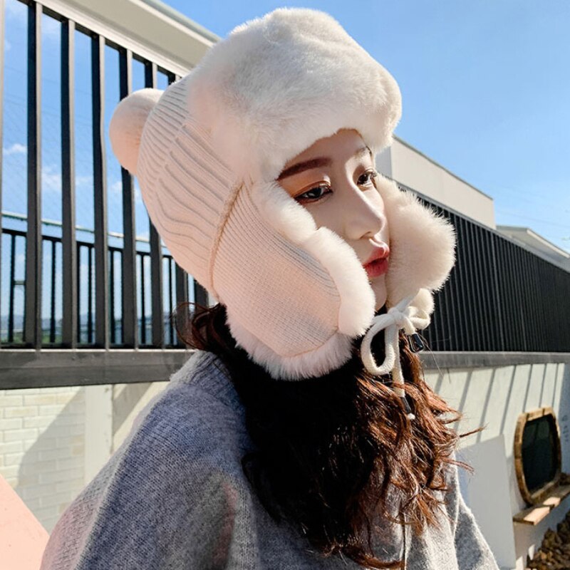 Ht2845 tjocka varma stickade mössor dam solid rysk päls mössa dam snö skidfångare öronlapp keps kvinnlig bomber hatt varm rysk keps: Vit