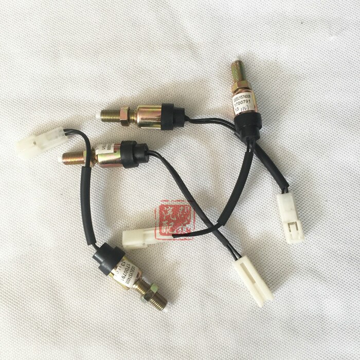 1 stk bremselyskontakt/sensor til geely kingkong mk ck  gx2 gc2 lc2 fods bremsekontakt