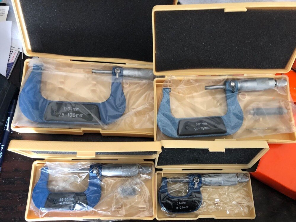 4Pcs/Set 0-100mm Outside Micrometers Measuring Tools Caliper Thickness Gauge 0-25mm 25-50mm, 50-75mm 75-100mm Micrometer Set