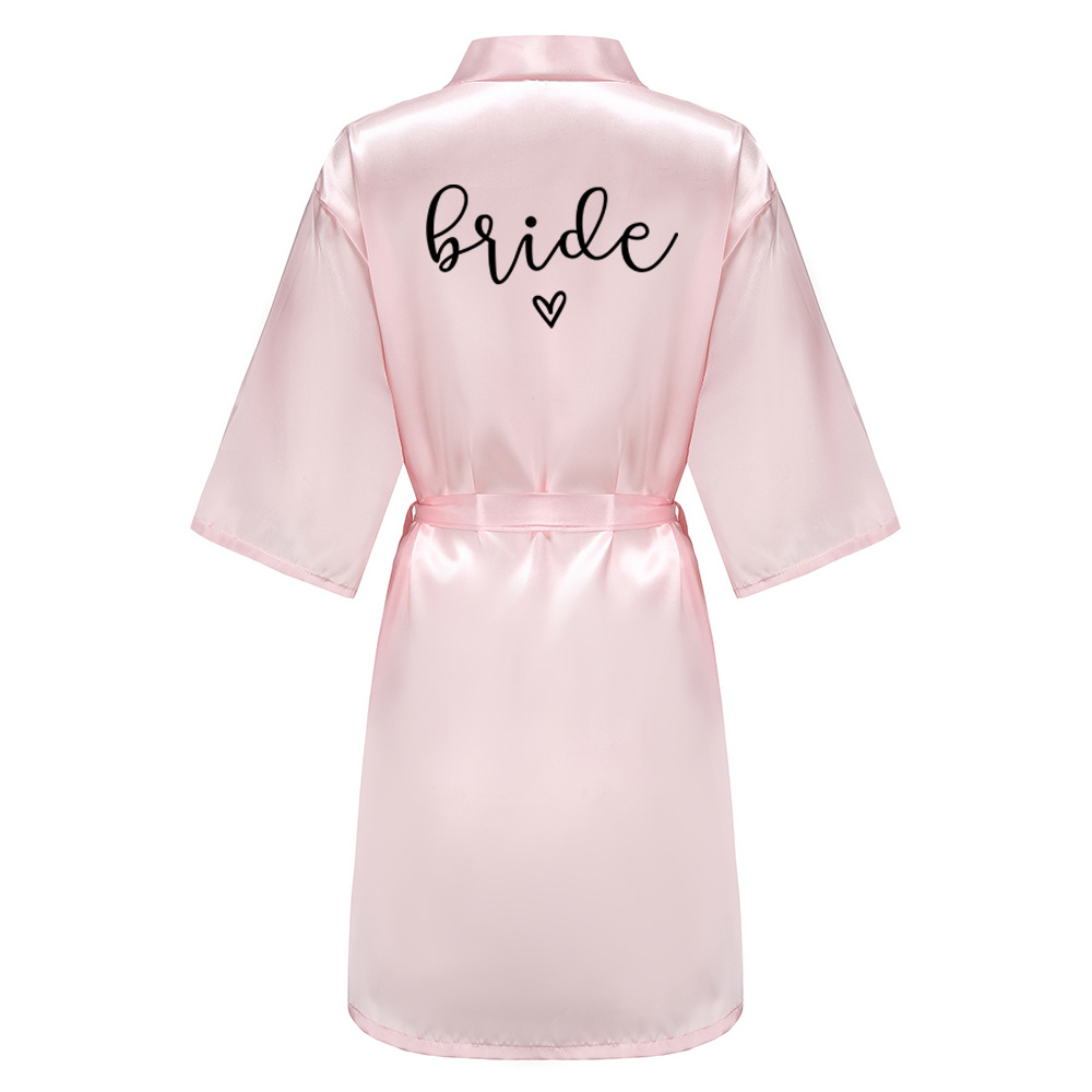 Bruiloft team met zwarte letters kimono satijnen pyjama bruidsmeisje badjas bruid gewaad: L / Beige