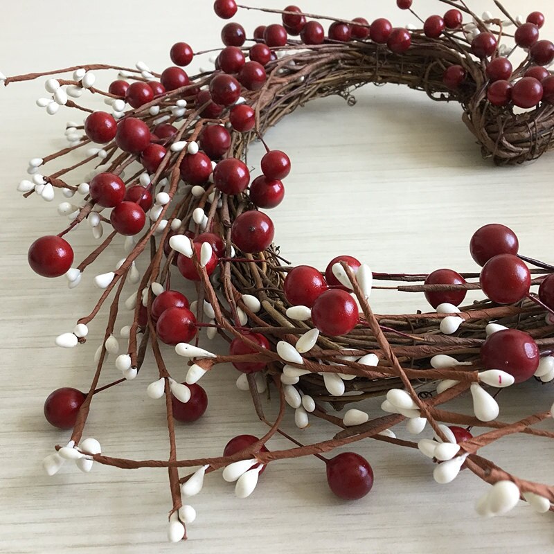 Heart-shaped Love Decorative Wreath Red Berry Door Wall Hanging Decorative Wreath Love Peach Garland