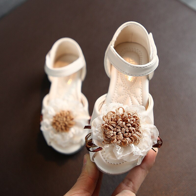 Sandalias suaves de princesa para niñas, zapatos florales de verano para niños pequeños, zapatos de playa para niños, sandalias con flores de encaje para boda