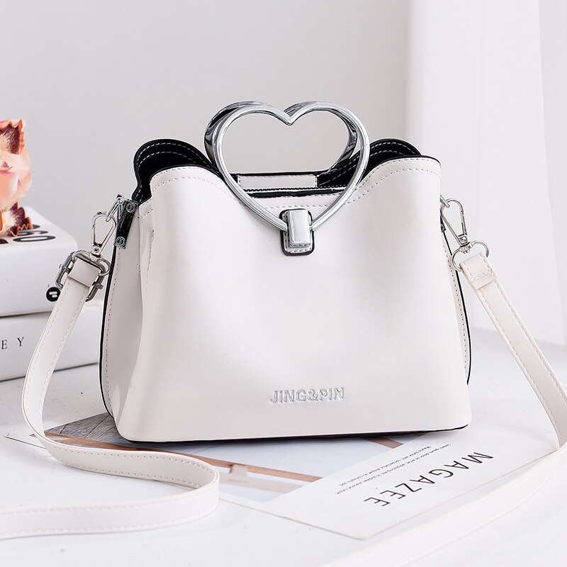 Torebki marki 2021 nowy modny moda duża pojemność damska torba na ramię projektant dzikie ins netto czerwona torebka damska: biały