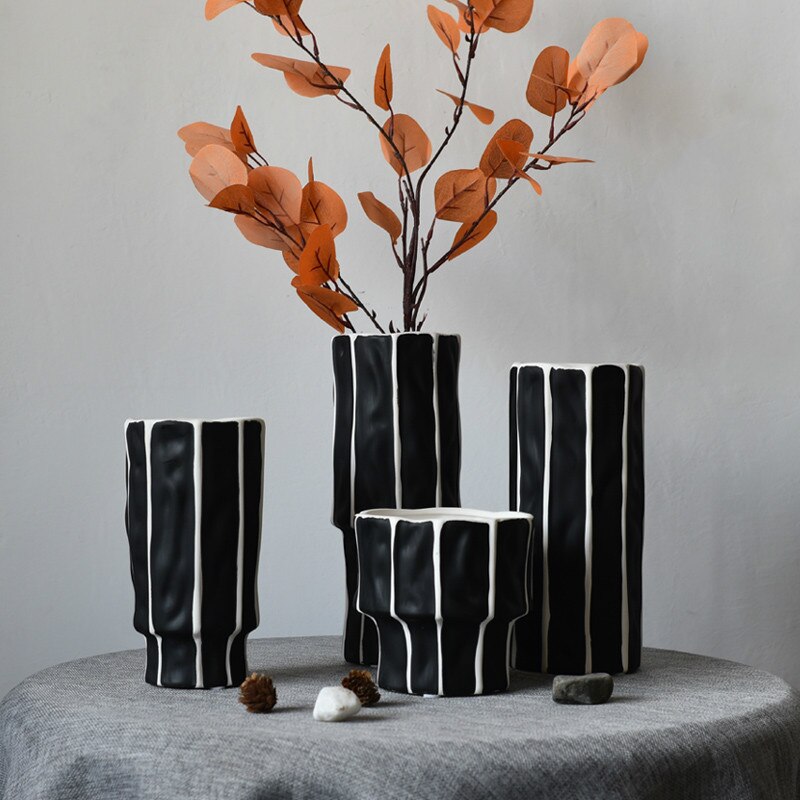 European Black and White Striped Ceramic Vase Desktop Living Room Furnishings Porcelain Crafts Countertop Vase Home Decoration