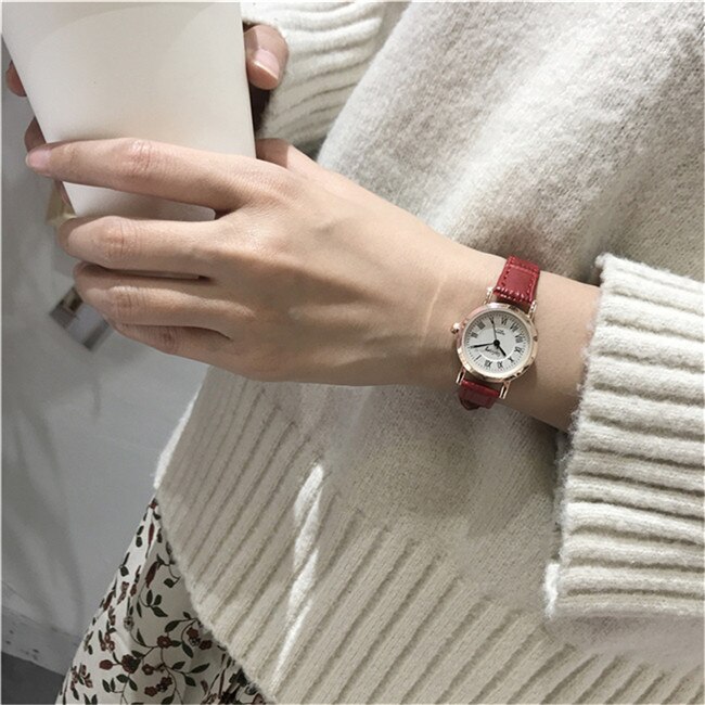 Vintage retro klockor kvinnor casual små dam armbandsur kvaliteter roma skala bambu knut läder kvinna klocka: Röd