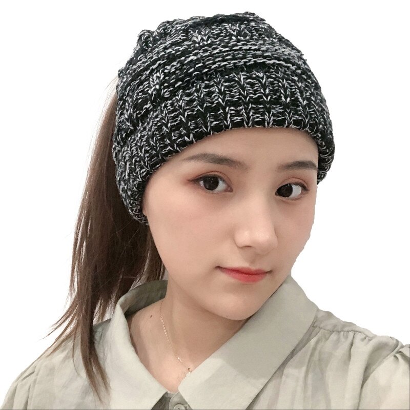 Gorro tejido a cuadros con cola de caballo para mujer, gorrito grueso de ganchillo con orificio para cola de caballo, de Color sólido moño desordenado, gorro de calavera para esquí y nieve