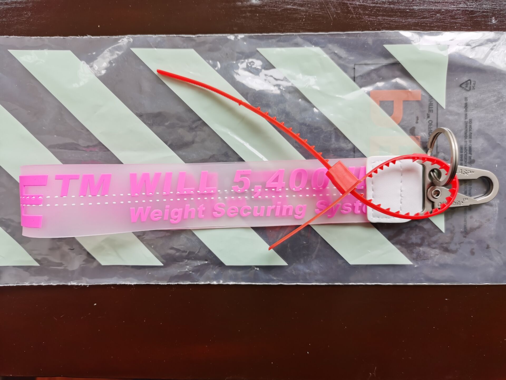 Off White Keychain Transparent PVC Jelly Letter Key Ring Jeans Waist Bag Mobile Phone Case Bag Camera Bag Pendant Key Chains: Rose Red