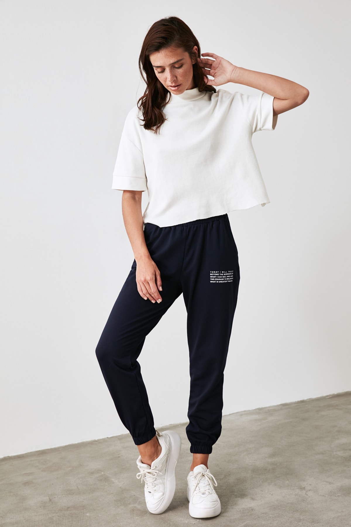 Trendyol Gedrukt Losse Jogger Gebreide Joggingbroek TWOAW21EA0279