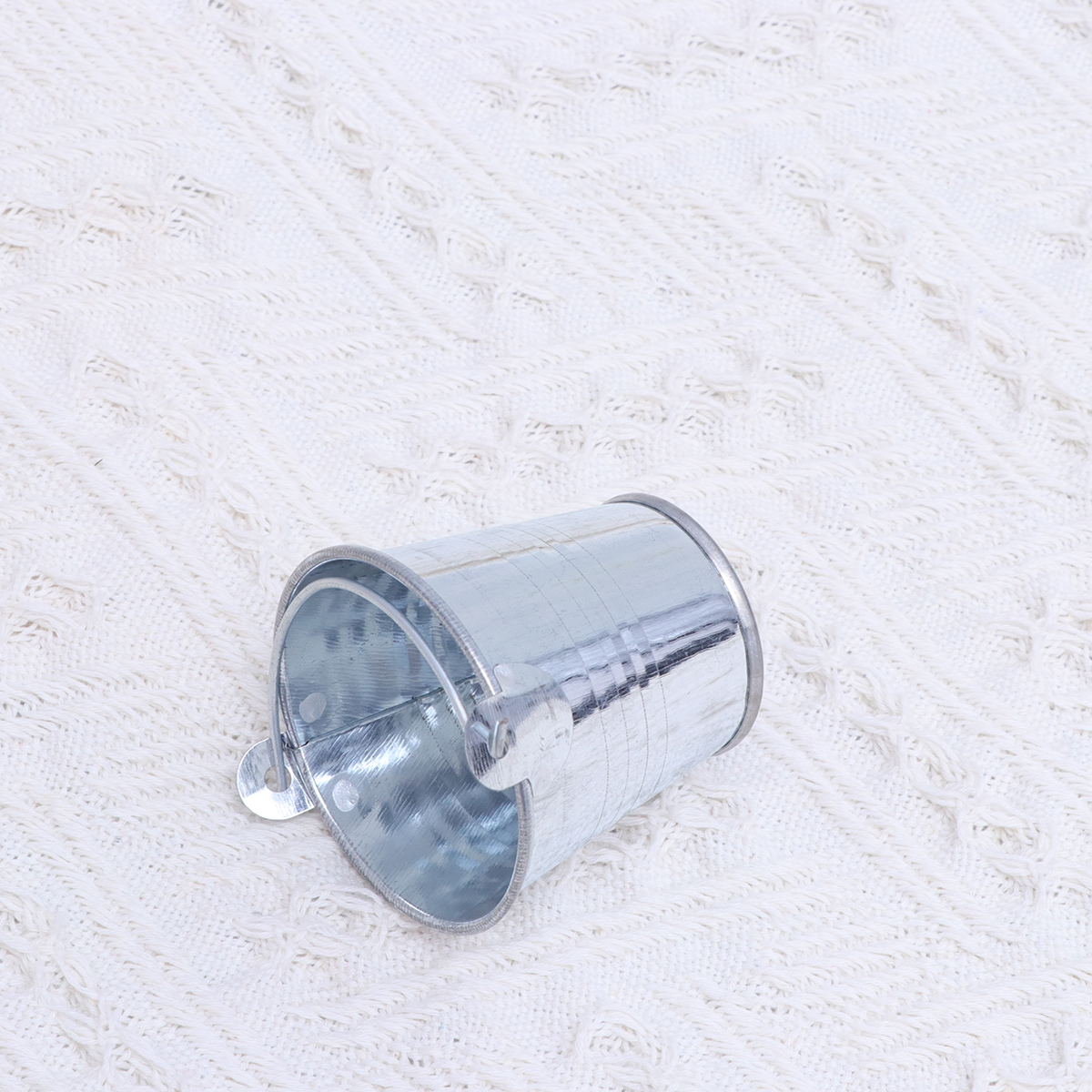 Mini cubo de Metal de hojalata para decoración del hogar, macetas pequeñas de hierro para balcón, escritorio, 24 piezas: Default Title