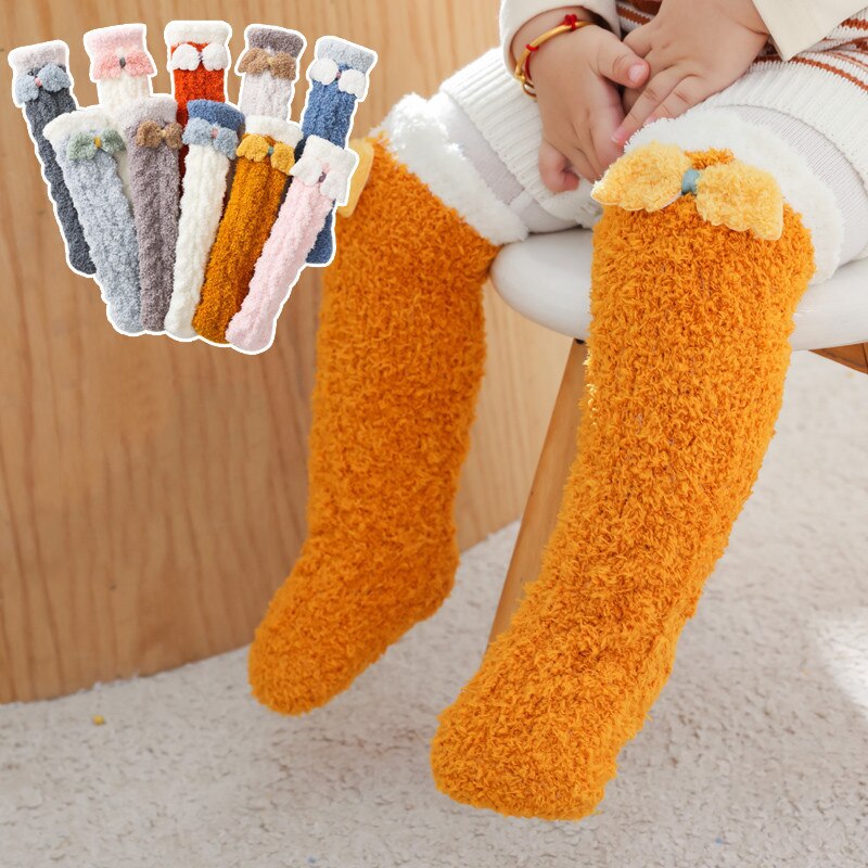 Nette Winter Warme freundlicher Socken Dicken Korallen Vlies Stich FlüGel Baby Socken Knie Höer Boden Socke für Weihnachten Neue jahre