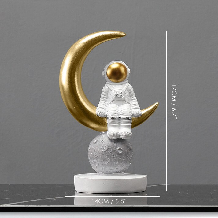 Resin Astronaut Figurines Spaceman With Moon Sculpture Decorative Miniatures Cosmonaut Statues For Man & Boyfriend: G