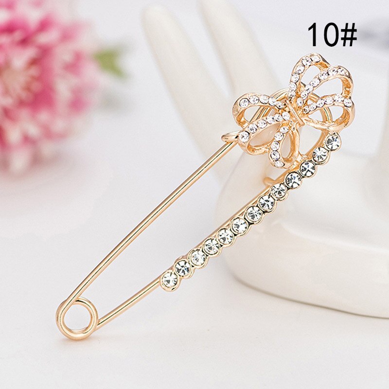 LNRRABC Elegante Kroon Crystal Flower Sjaal Gesp Broche Pin Revers Pin Kraag Vrouwen Meisje Pins Badges Voor Kleding Ornament: 15