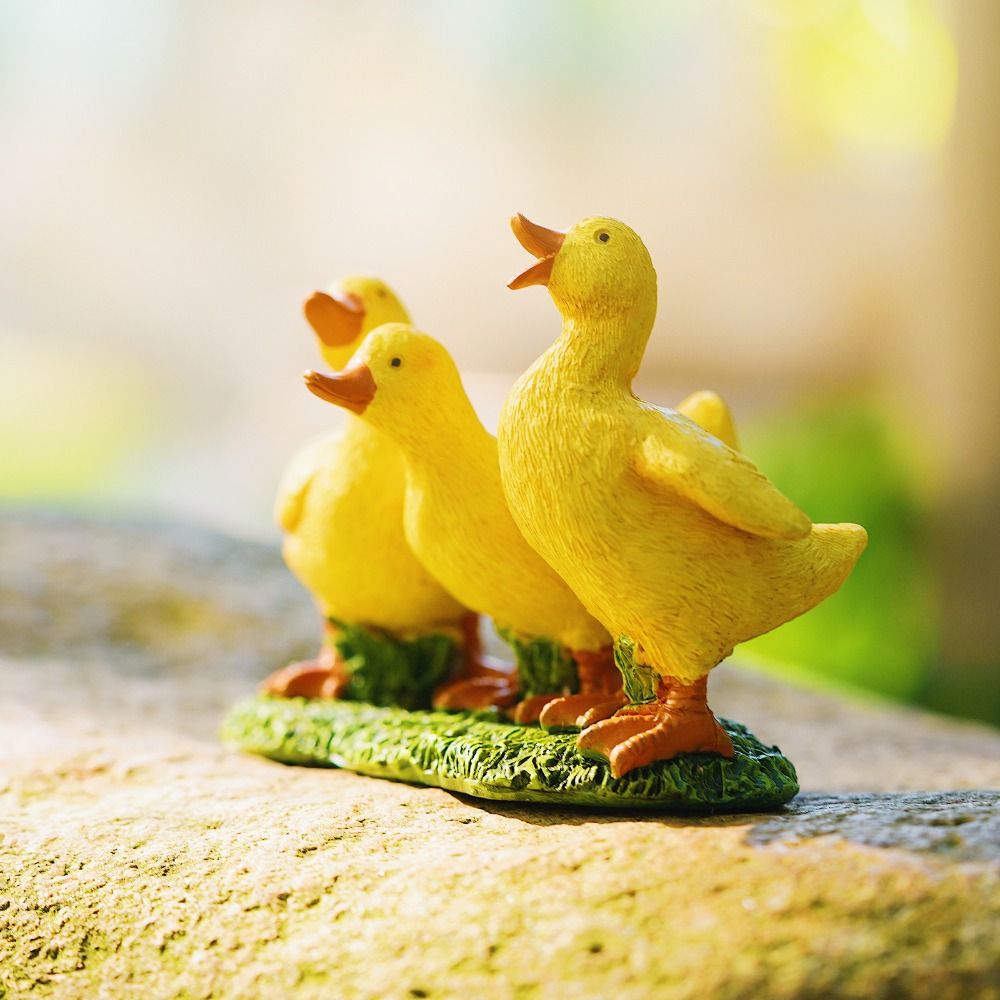 Garden Decor Resin Three Ducks Statue Decorative Cute Ducks Sculpture Cartoon Desktop Ornament