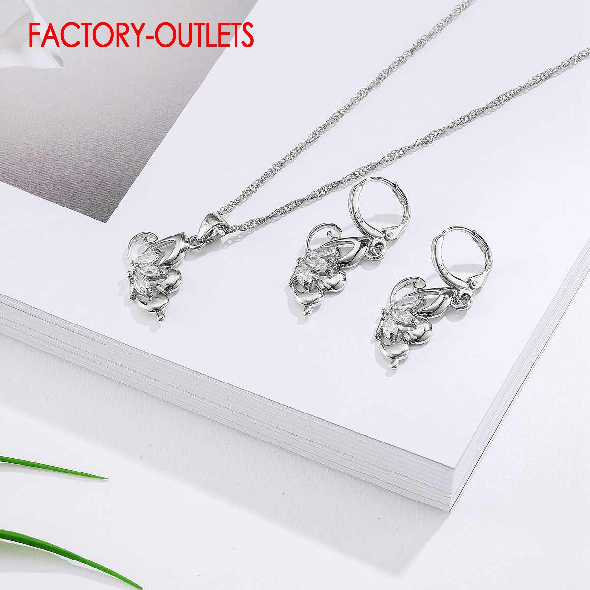 Mode-sieraden Voor Decoratie Leuke Dierlijke Hanger Ketting Oorringen Set 925 Sterling Zilver Vrouwen Partij Sieraden