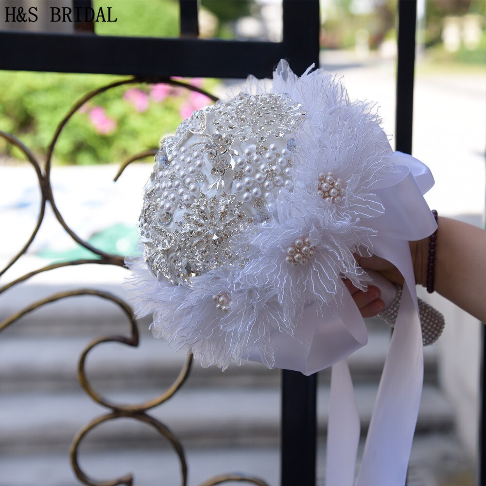 H&amp;S BRIDAL European Style White Lace Wedding Flowers Bridal Bouquets With Crystal Pearls Ramo Boda Bridesmaid Flower Bouquet